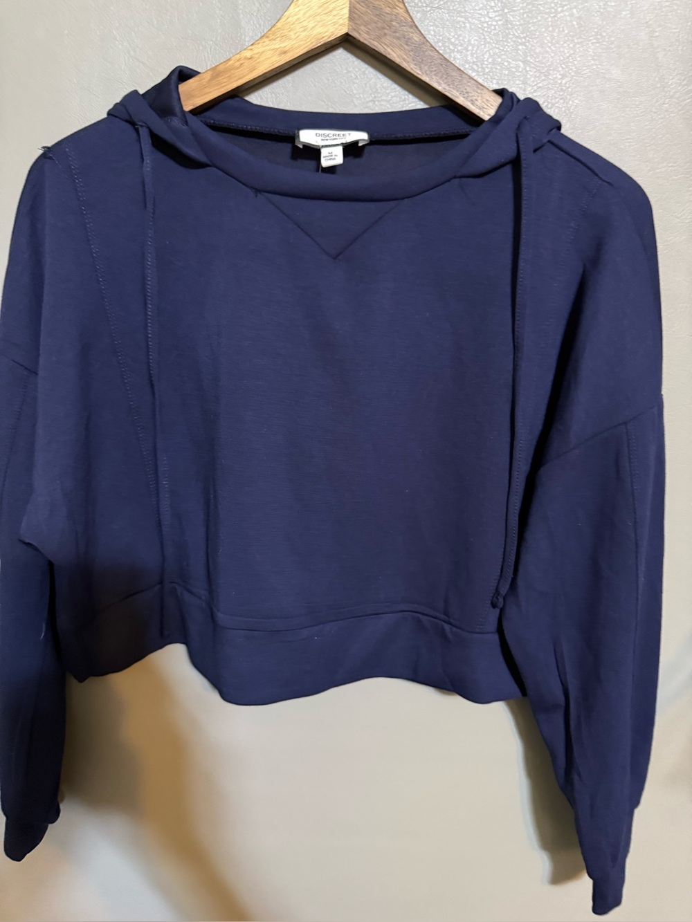 Discreet Navy Cropped Hoodie Sweatshirt Sz M